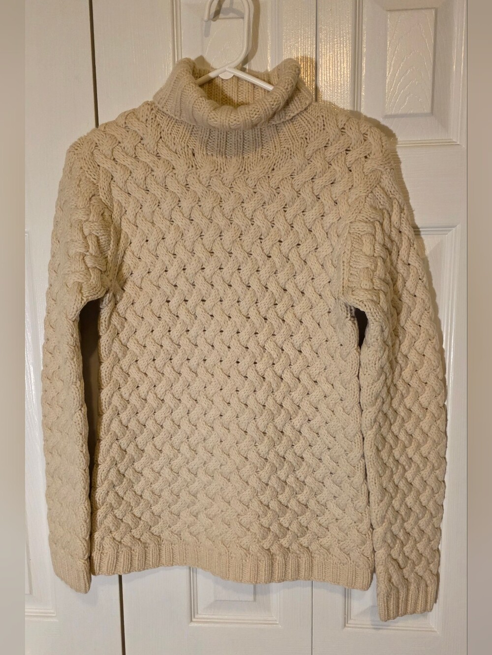 Club Monaco Handknit 100% Wool Cable Knit Turtleneck Sweater S - Picture 2 of 8